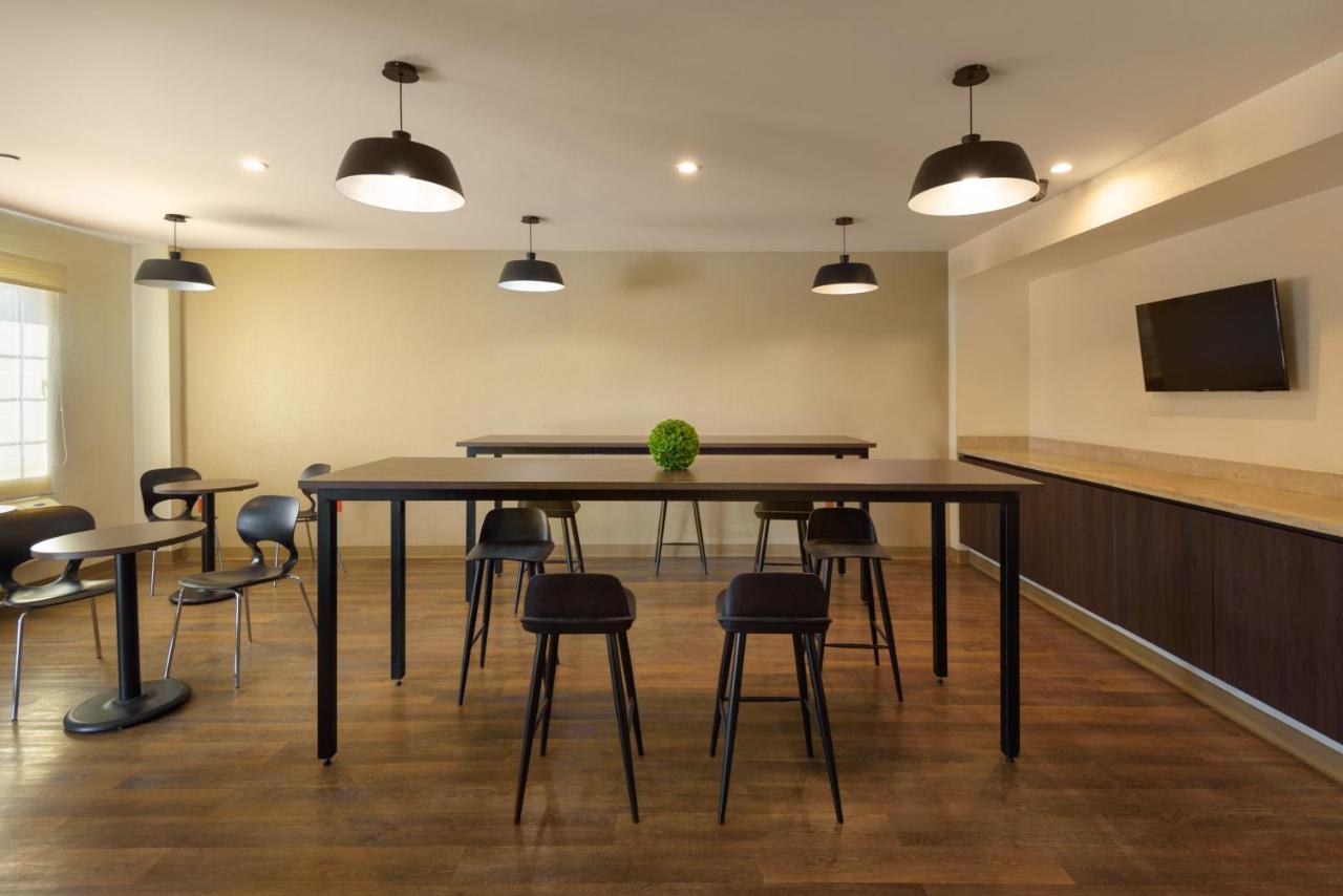 Extended Suites Saltillo Galerias Εξωτερικό φωτογραφία