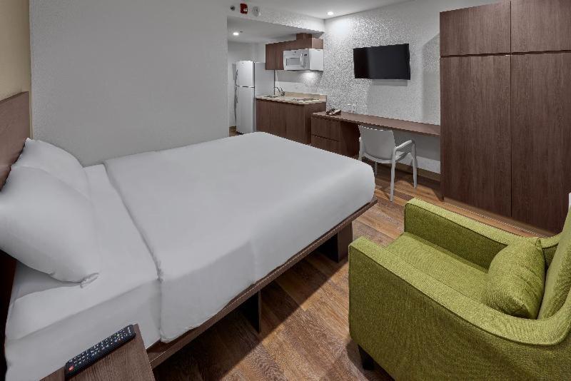 Extended Suites Saltillo Galerias Δωμάτιο φωτογραφία
